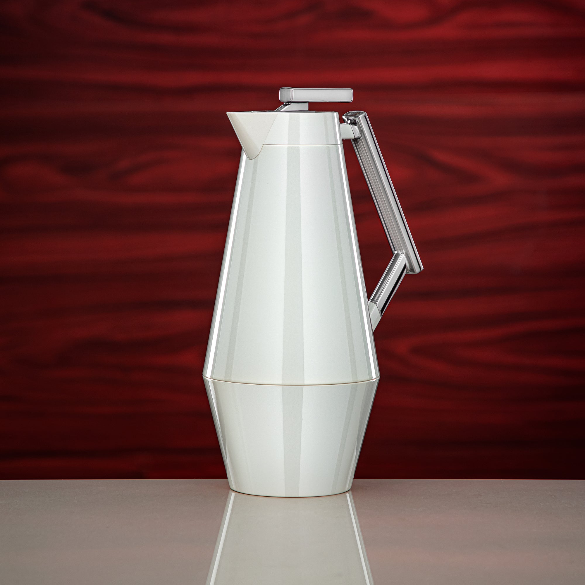 طقم ترامس المرجان 0.7 لتر و1 لتر بلون أبيض لؤلؤي وفضي