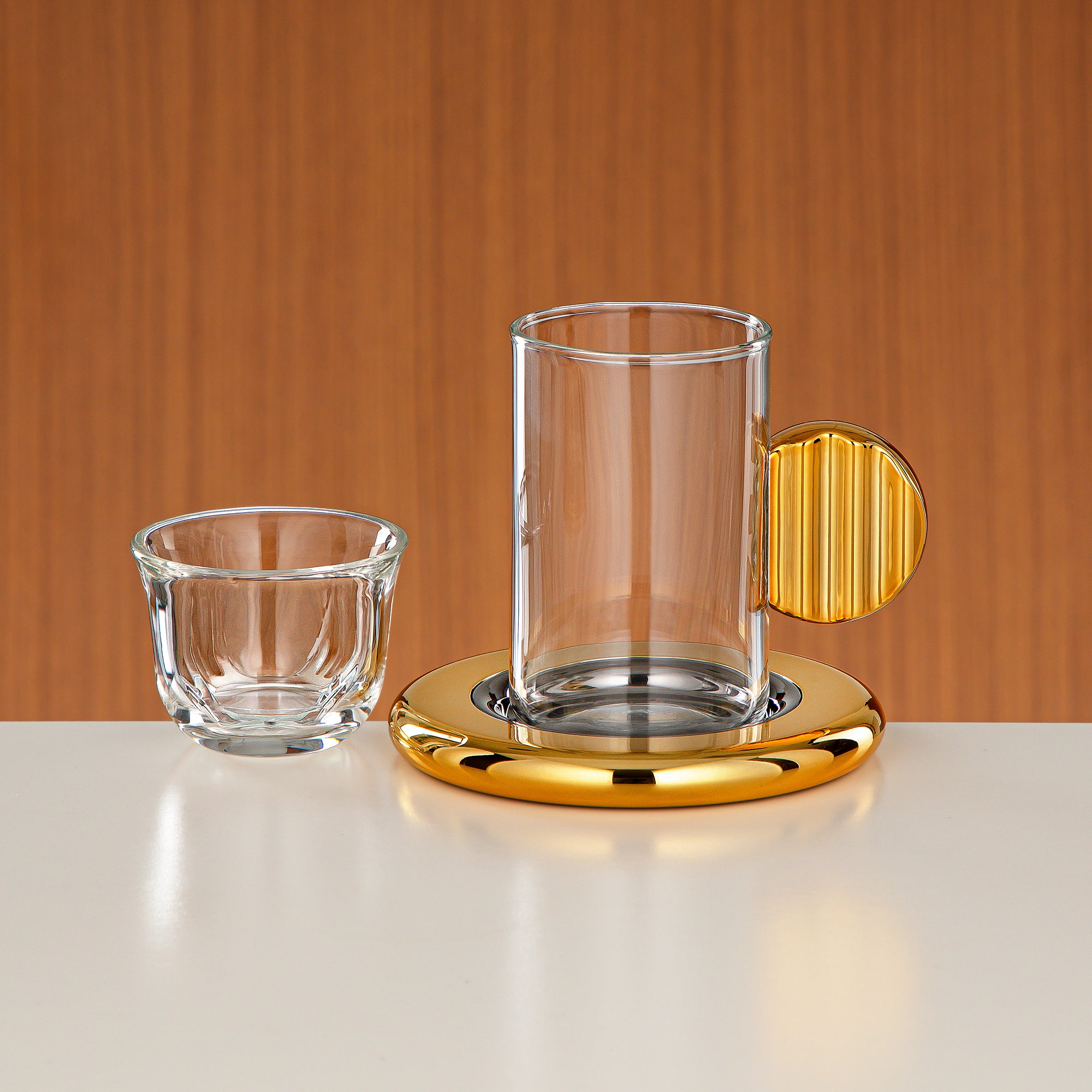 طقم شاي وقهوة المرجان 18 قطعة باللون الأسود المعدني والذهبي