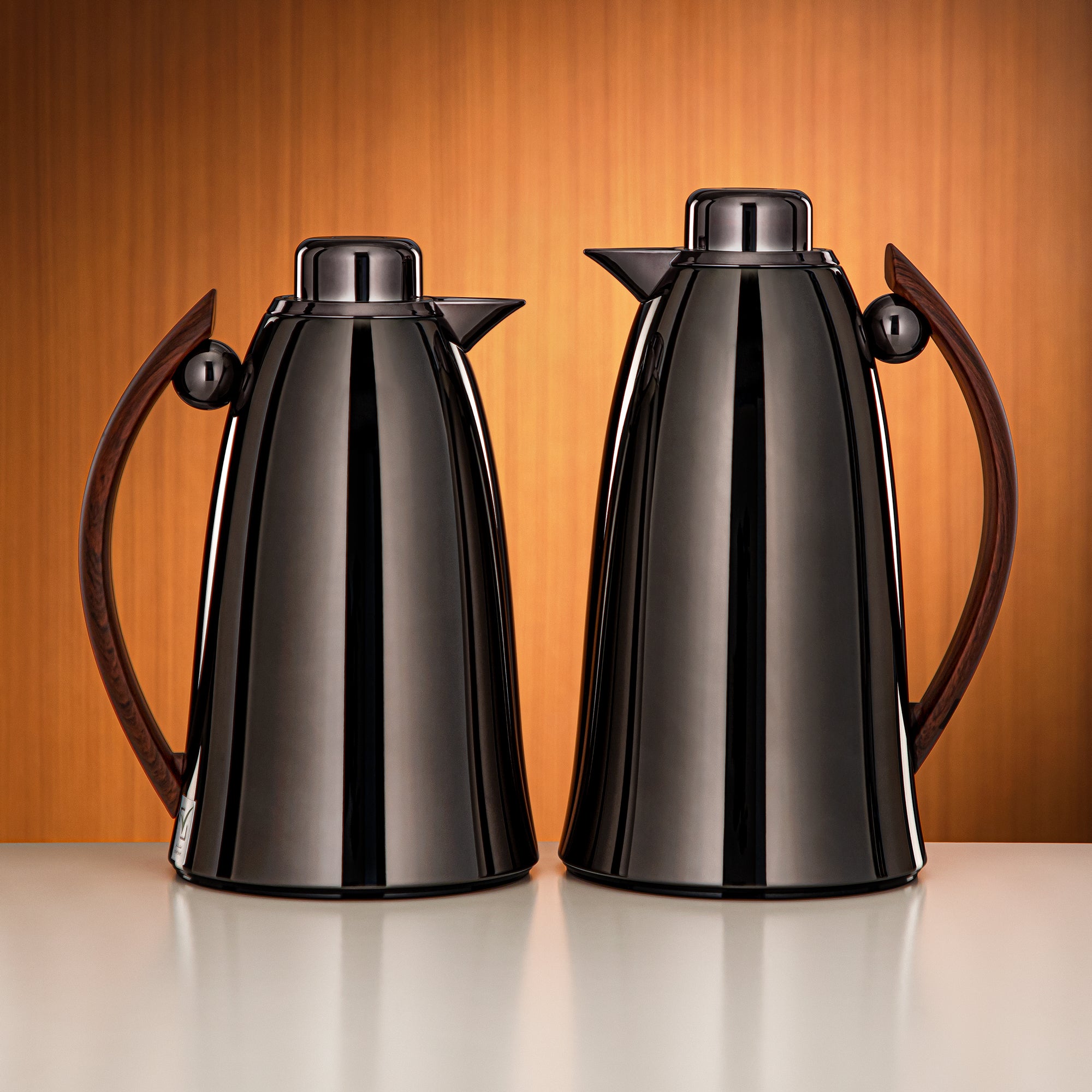Almarjan Vacuum Flask Set 0.7L & 1L Gun Black & Dark Wood