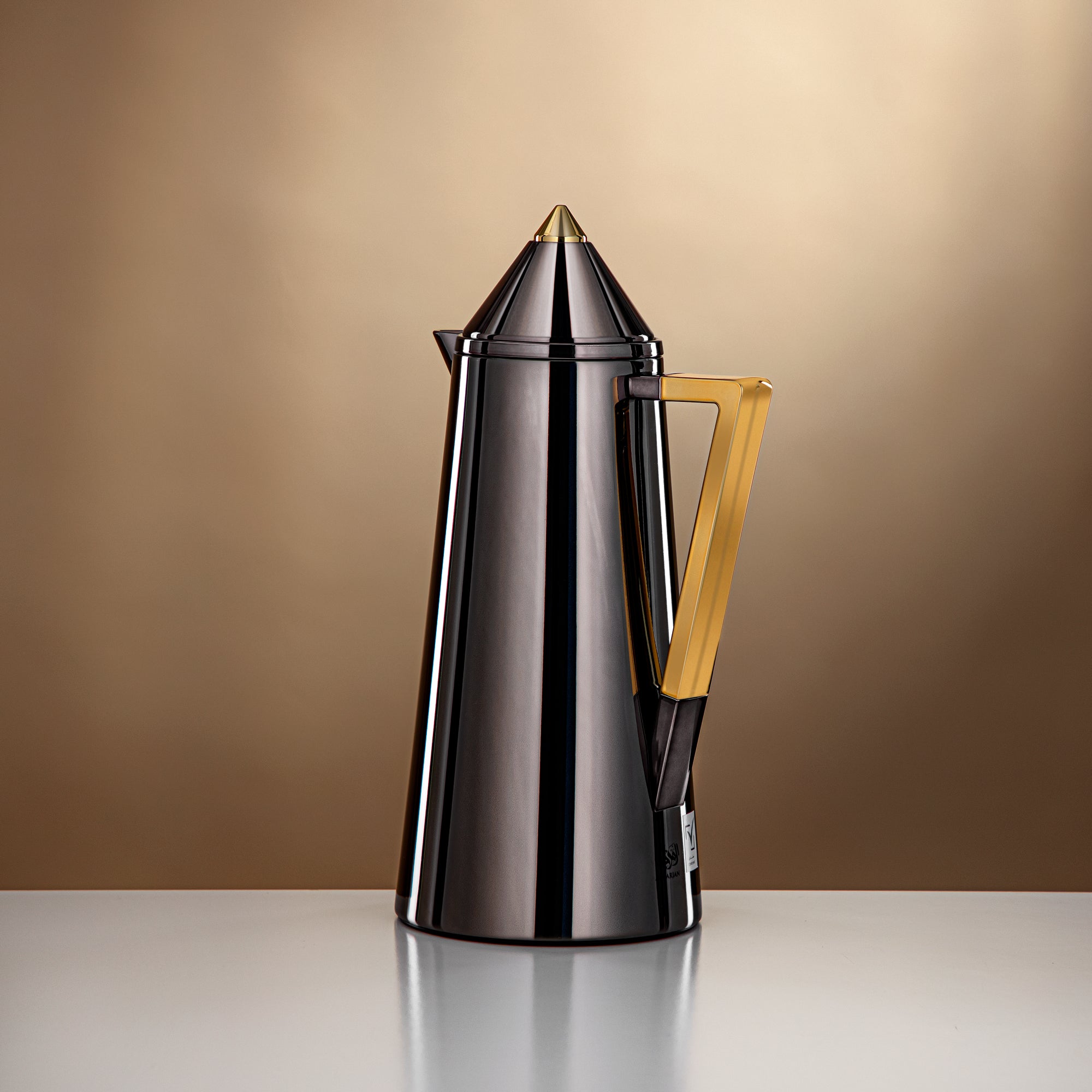 Almarjan Vacuum flask 0.7L + 1.0L Gun black & gold (FG818-070/100 GBL/G)