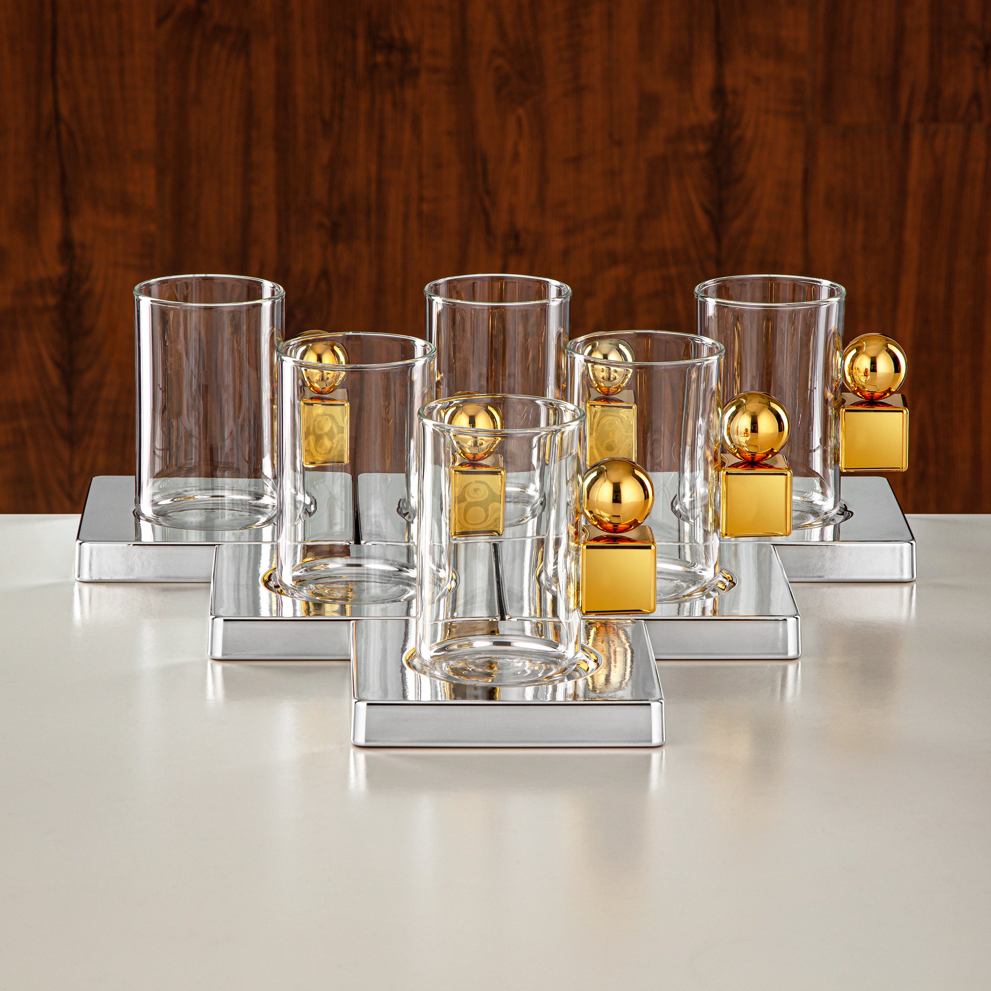 طقم شاي المرجان ١٨ قطعة فضي وذهبي