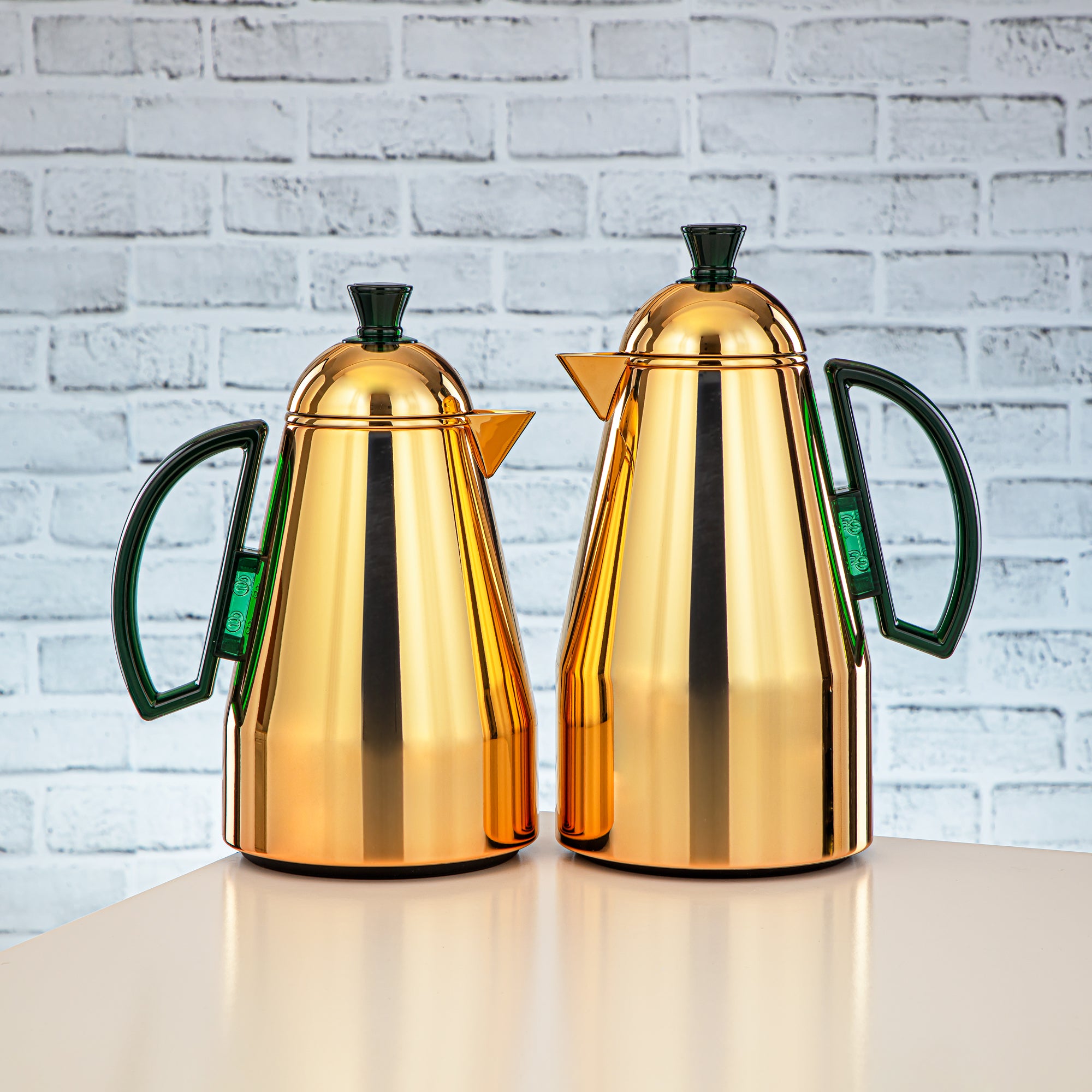 Almarjan 2 Pieces Vacuum Flask Set Gold & Green - QNC-0700/1000 G/DG