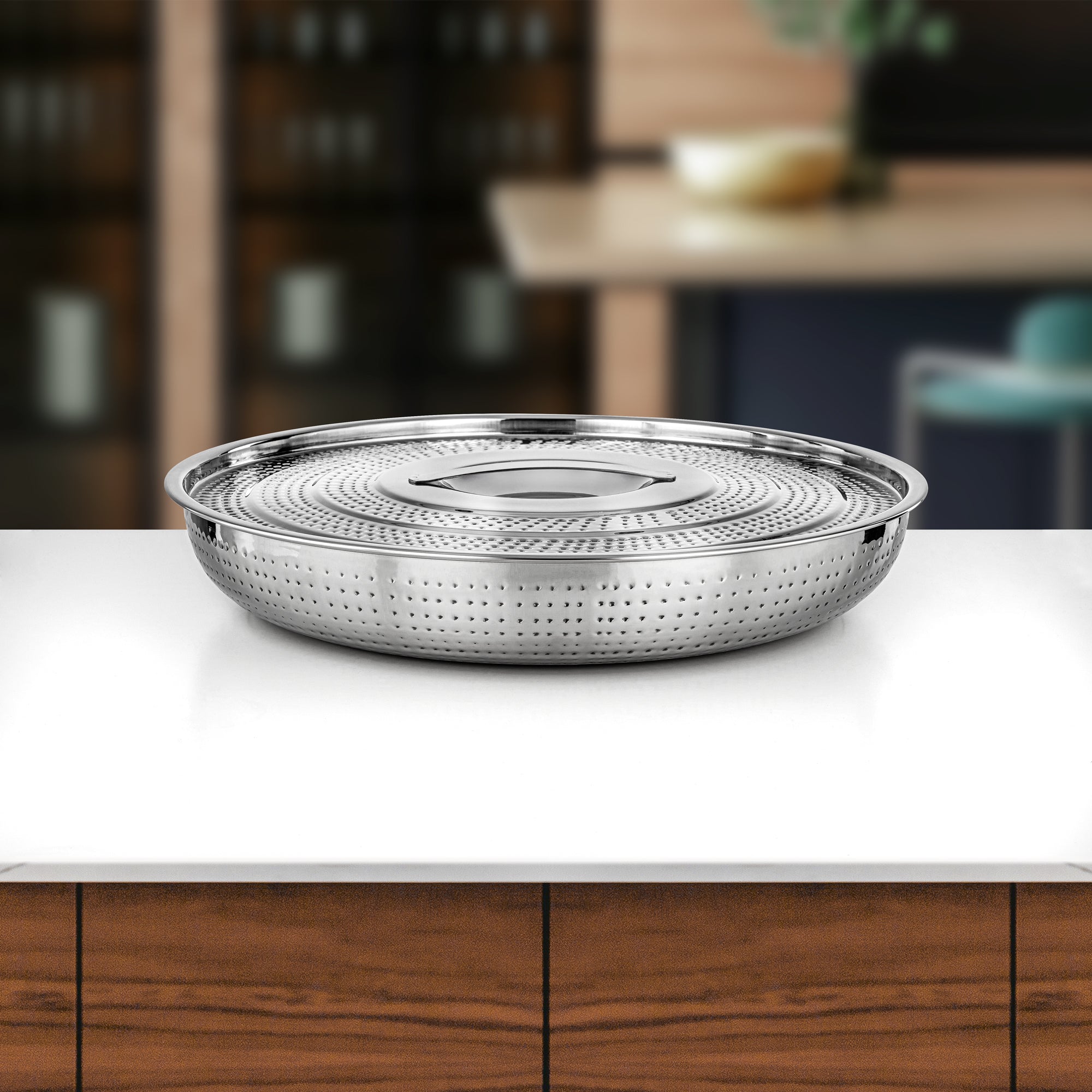Almarjan Bread Tray with Cover Stainless Steel Hammered Mirror Finish 41 cm (H24M2) – Breakfast Serveware | Ramadan & Gatherings